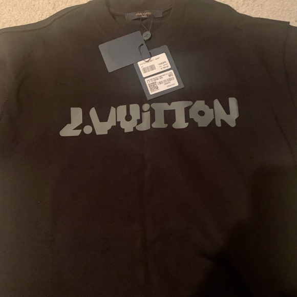 Louis Vuitton Other - LOUIS VUITTON 2054 Thermo PRINT TEE size M. Made in Italy. Beautiful 🇮🇹